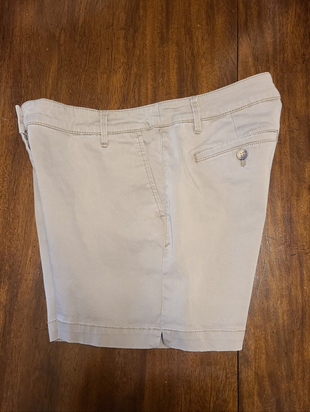 Tommy Bahama Khaki Chino Shorts Size 4 - Picture 2 of 4